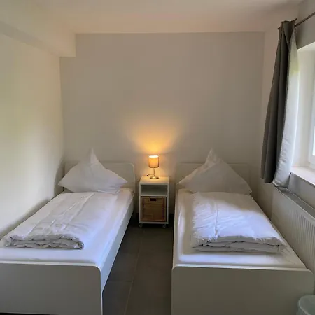 Owl Comfort Homes - Monteurwohnung/ Handwerkerunterkunft *