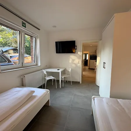 Apartment Owl Comfort Homes - *